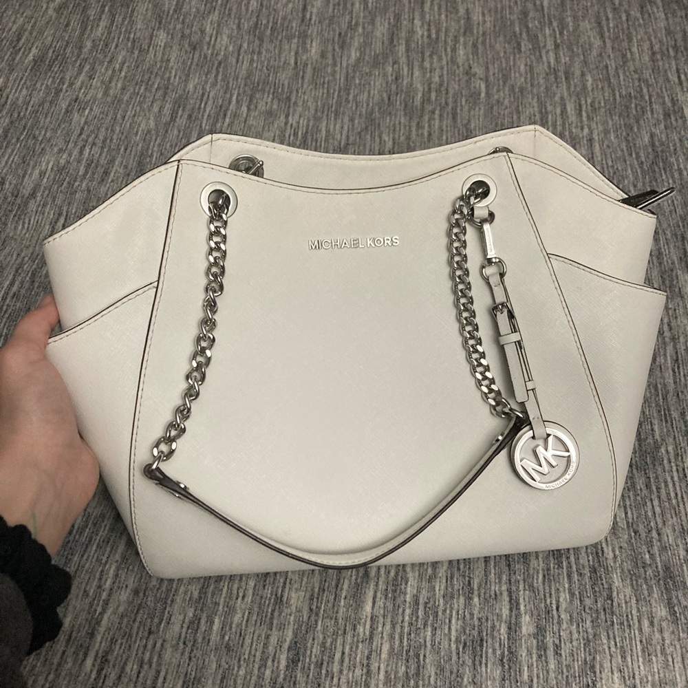 Michael Kors White Shoulder Bag with Silver Chain